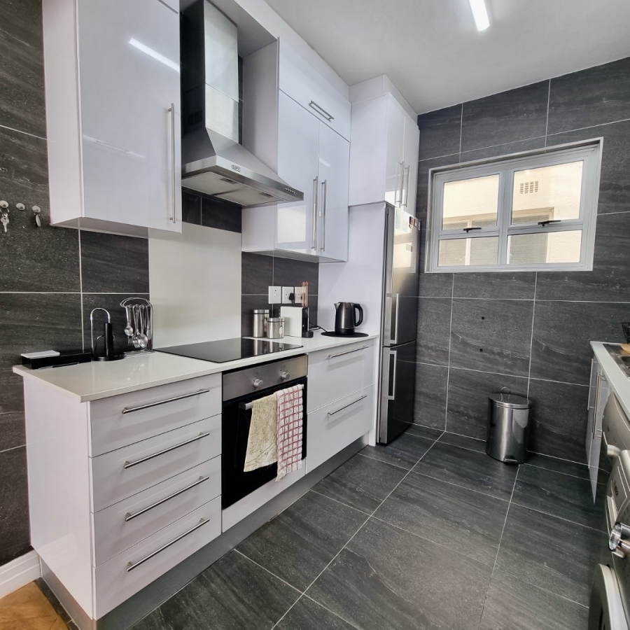 3 Bedroom Property for Sale in Sea Point Western Cape